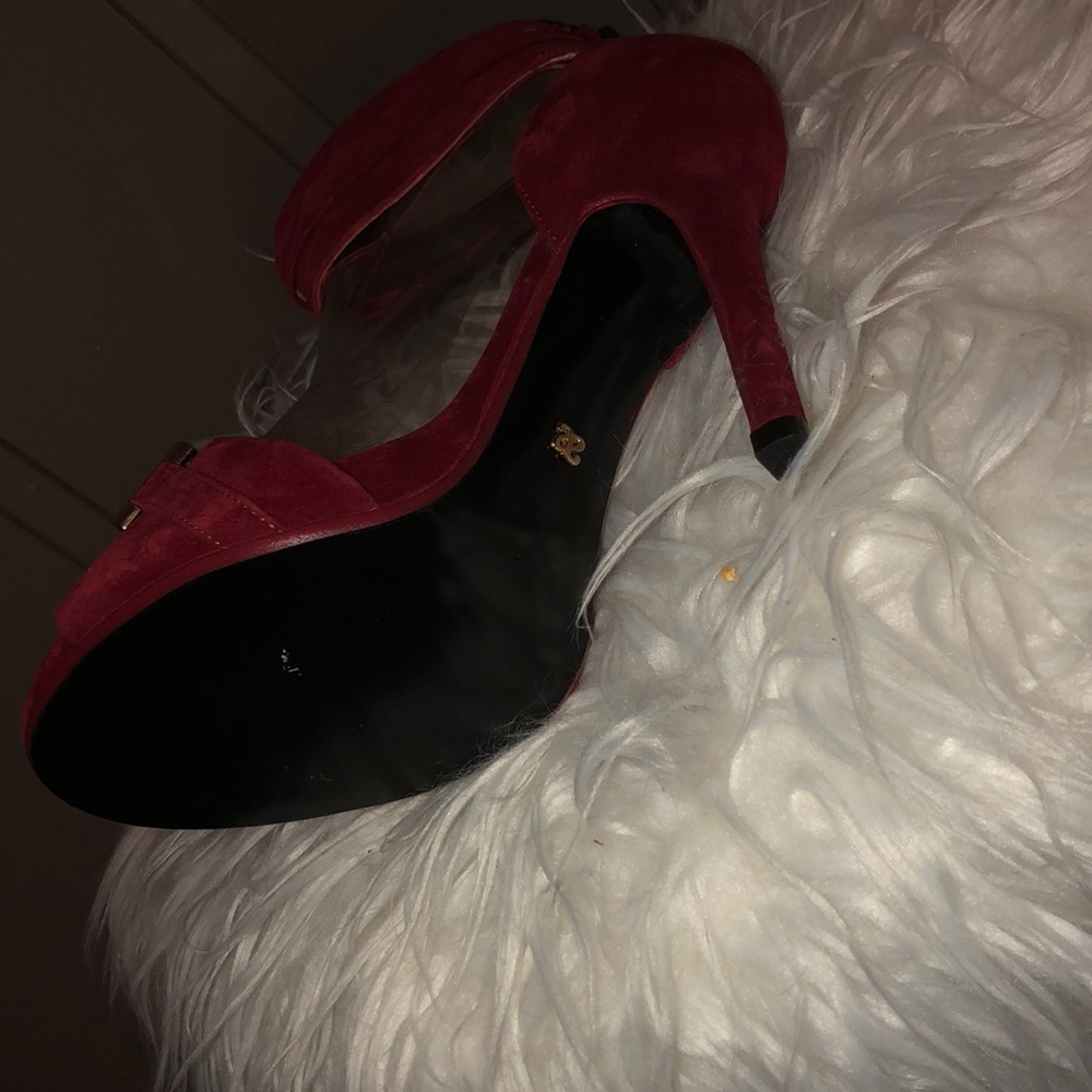 Red heels - Picture 4 of 4